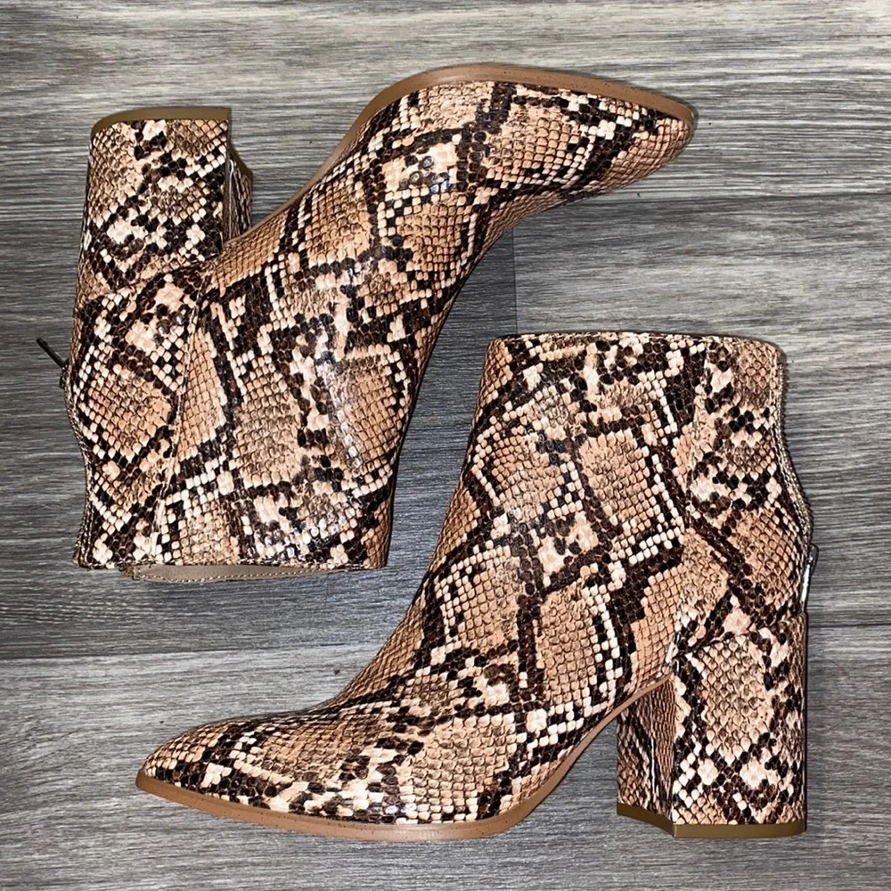 Steve Madden Tan & Black Snakeskin Block Heel Ankle Boots